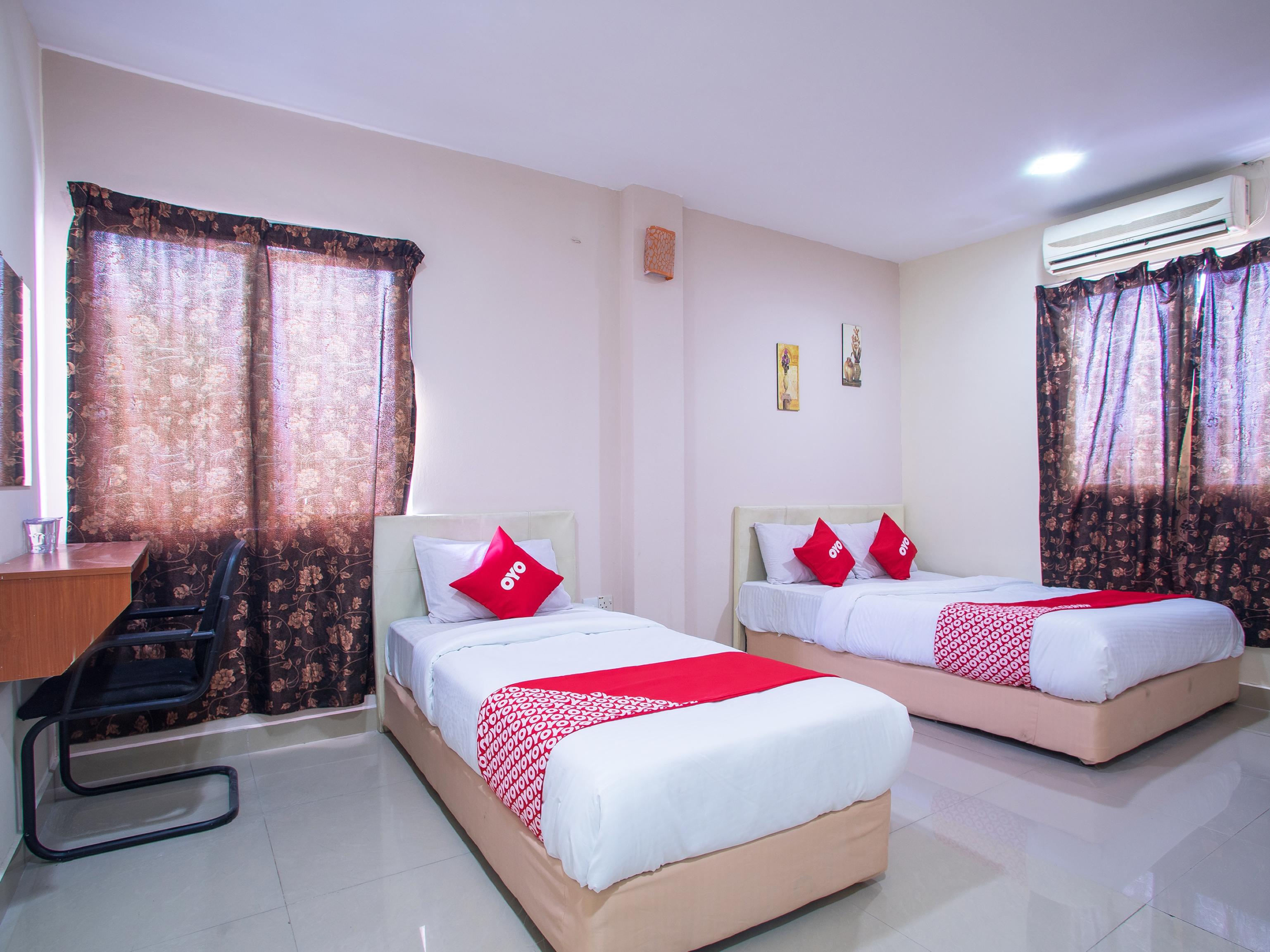 Oyo 44010 Royals Star Hotel Σερεμπάν Εξωτερικό φωτογραφία