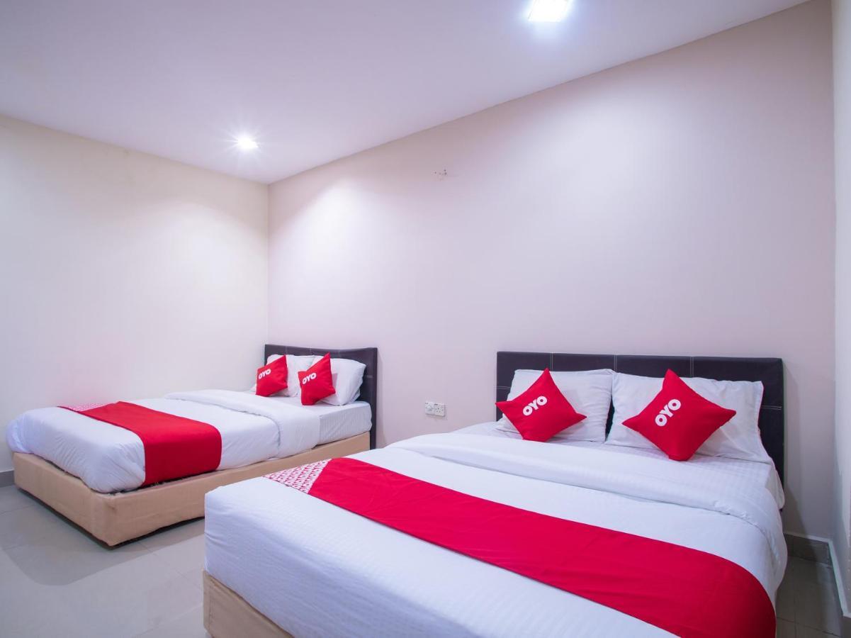 Oyo 44010 Royals Star Hotel Σερεμπάν Εξωτερικό φωτογραφία